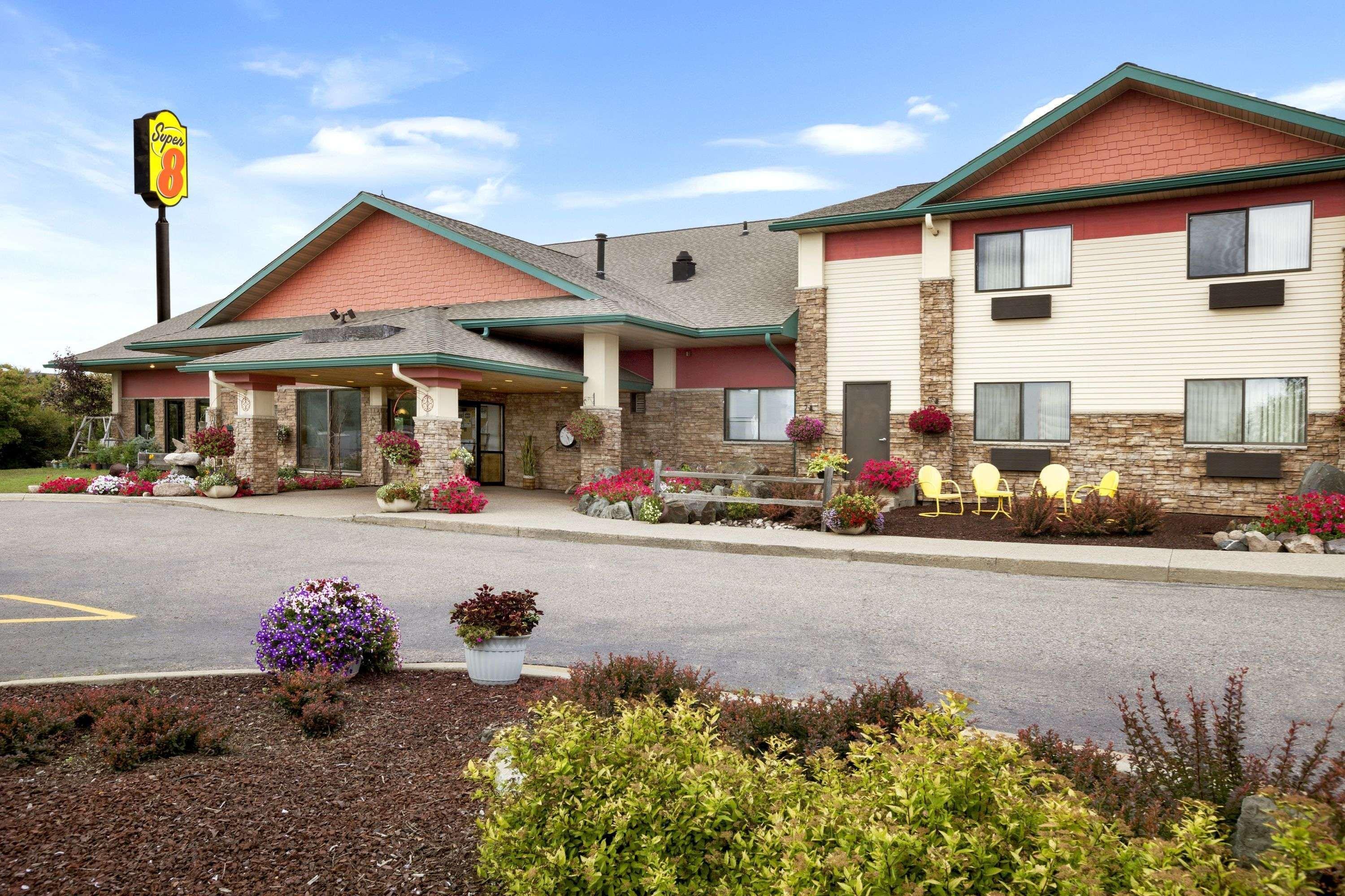 Super 8 By Wyndham Eveleth Motel Eksteriør bilde