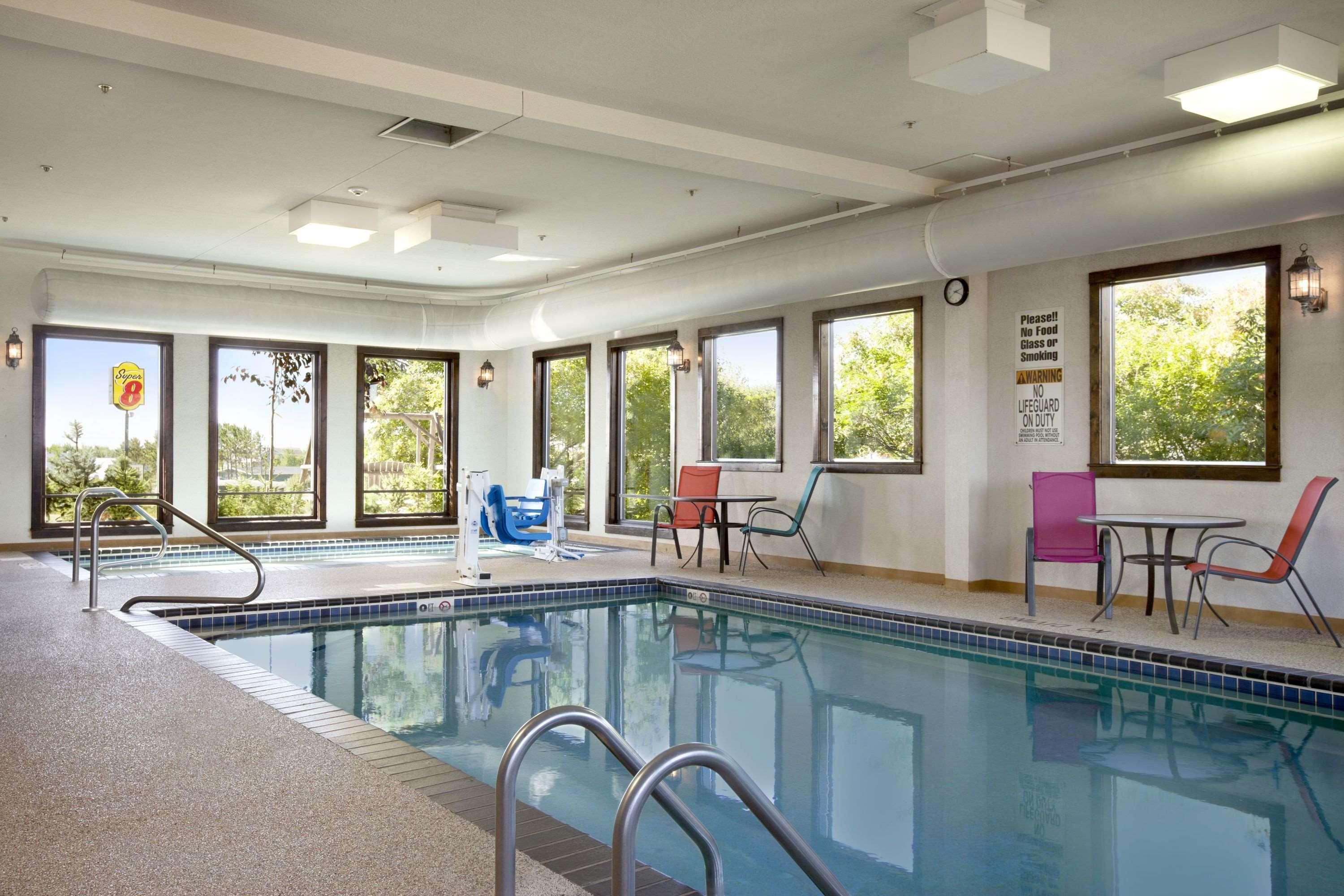 Super 8 By Wyndham Eveleth Motel Eksteriør bilde
